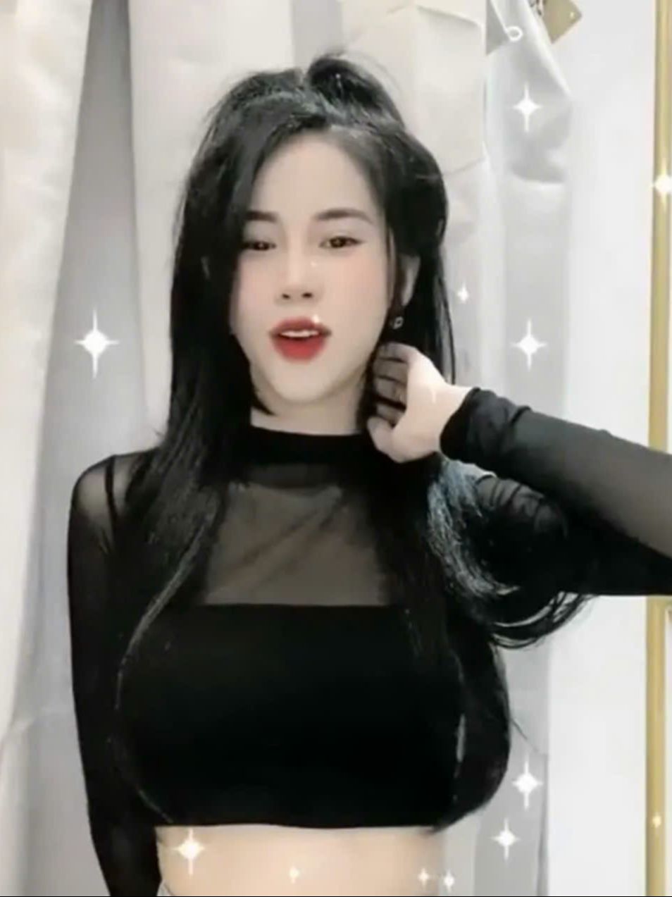 Áo kiểu thun phối lưới siêu sang chảnh.