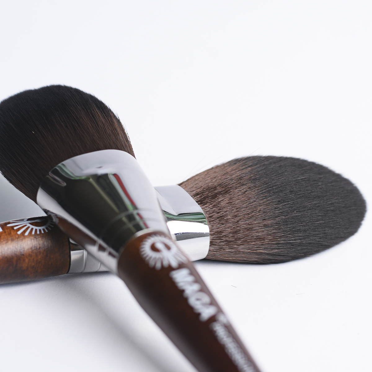 [HCM]Cọ Phủ Phấn Nén MAGA PRECISION POWDER BRUSH 05