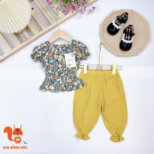 Bộ quần áo hoa nhún bèo