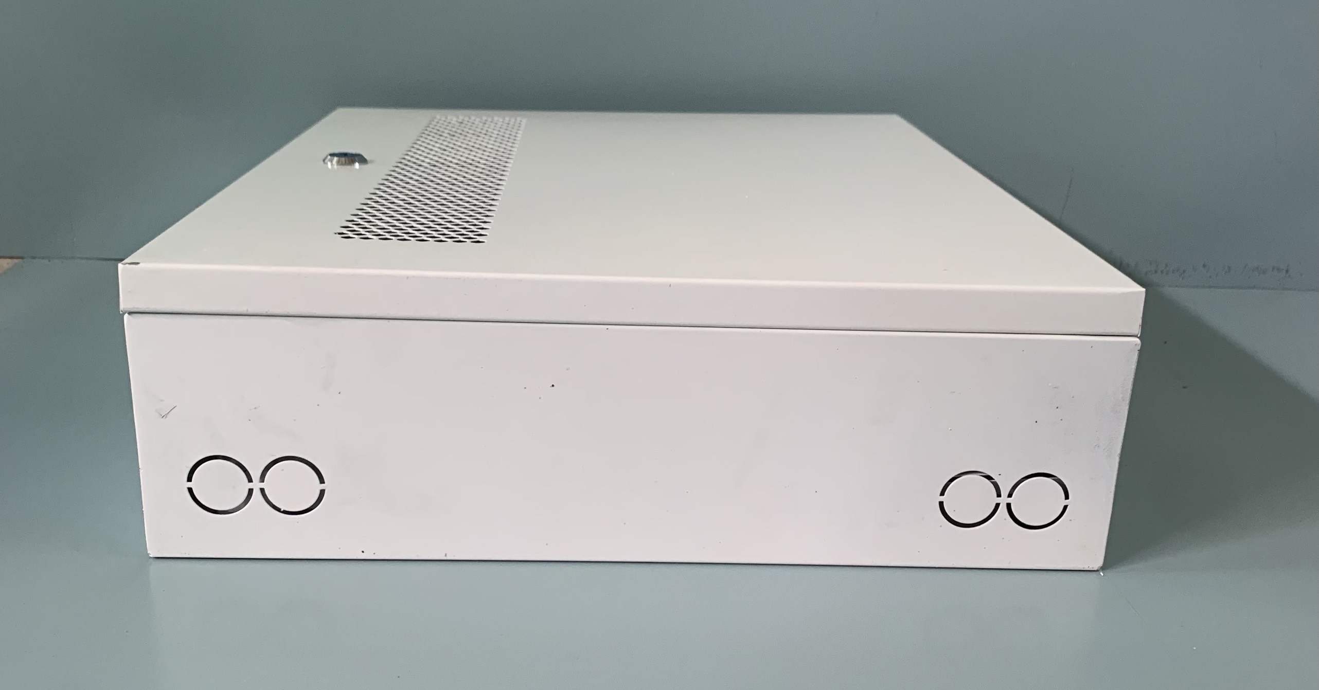 Tủ đựng đầu ghi camera