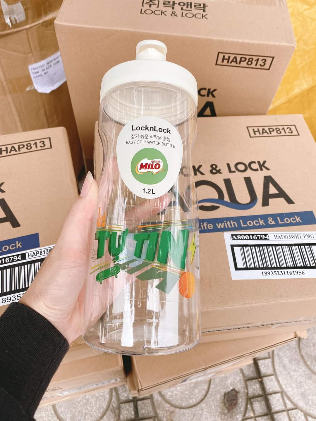 Bình đựng nước Lock&Lock Easy Grip dung tích 1.2L HAP813