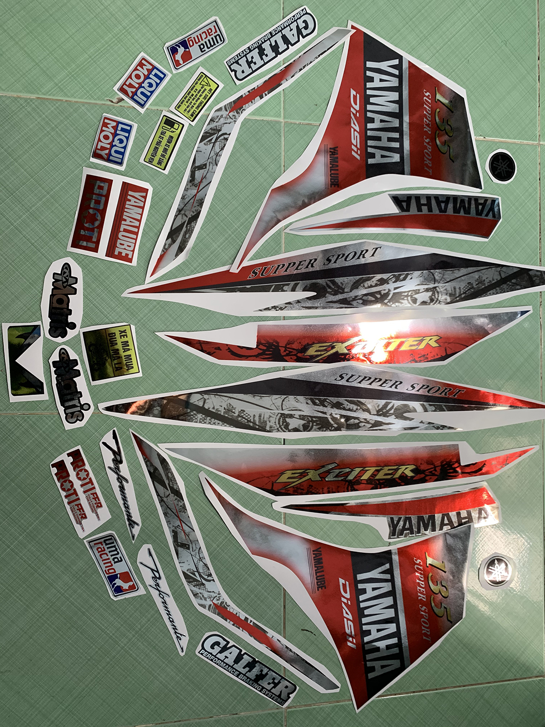 Tem exciter 135 đỏ đen yamaha crom