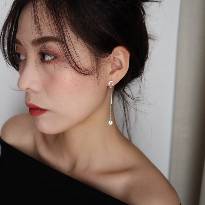 Khuyên tai nữ dây thanh cá tính