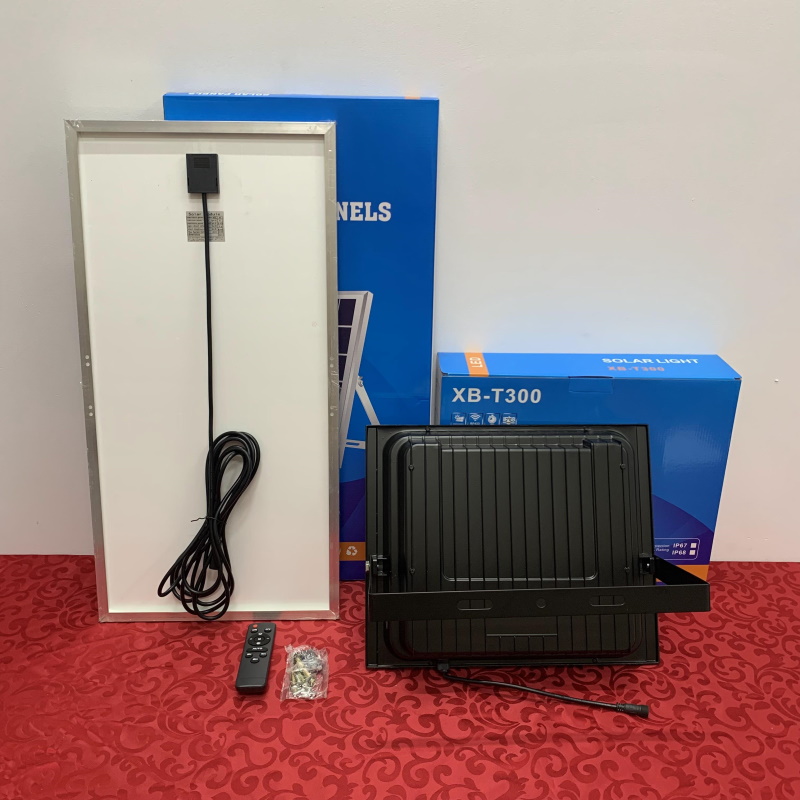 đèn led, đèn pha, đèn năng lượng mặt trời 300w [ Mẫu Mới Nhất Có % Báo Pin ] có bán rời thân đèn + tấm pin
