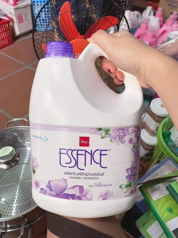 [HCM]NƯỚC GIẶT XẢ ĐẬM ĐÂC ESSENCE 3000ML [MÀU TÍM]