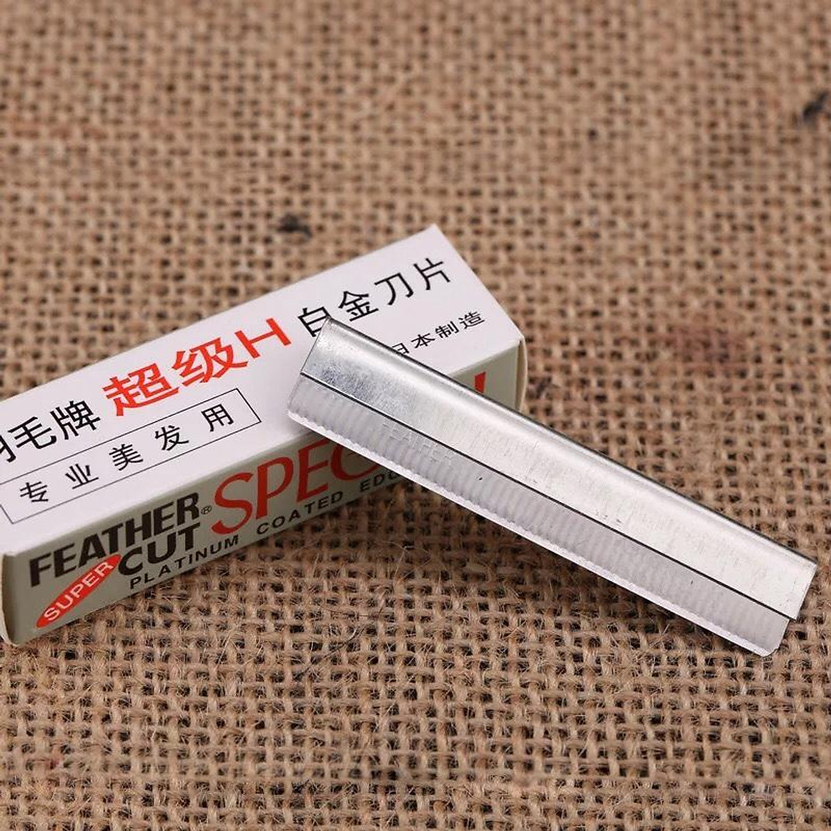 Dao cạo tỉa lông mày siêu tiện lợi (hộp 10 lưỡi dao)