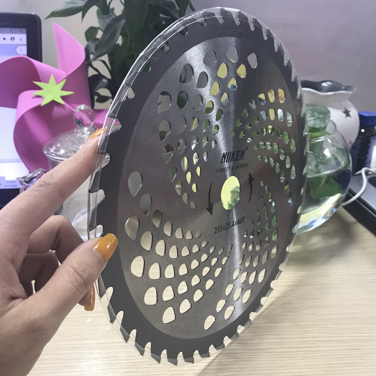 Mua lưỡi cắt cỏ Nhật ở đâu? Lưỡi cắt cỏ tròn răng cưa Nhật Bản siêu sắc bén