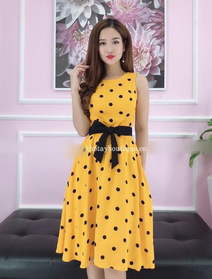 Đầm xòe chấm bi sát nách cột eo