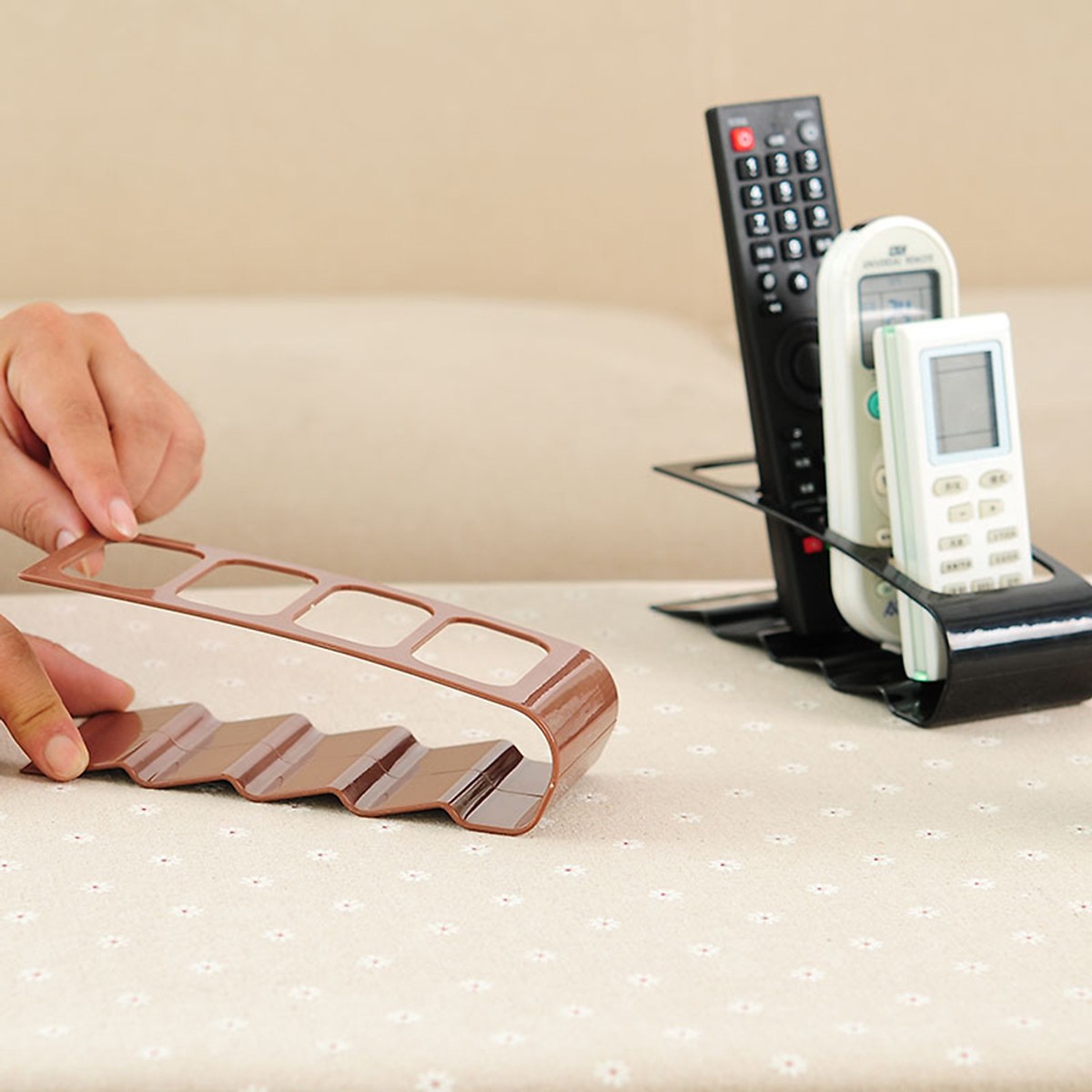 Giá đỡ remote 4 ngăn ALOWATCH