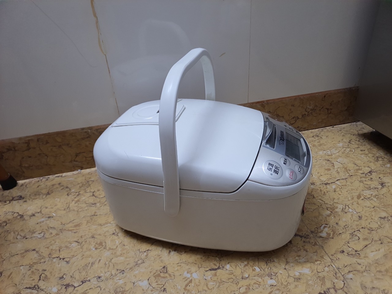 Nồi cơm điện cao tần Zozirushi 1L nhật bãi