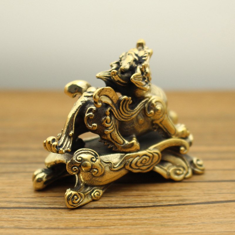 Tượng Phong Thủy Hình Kỳ Lân Có Đế Đứng (Kích Thước: 4.7cm x 4.0cm)