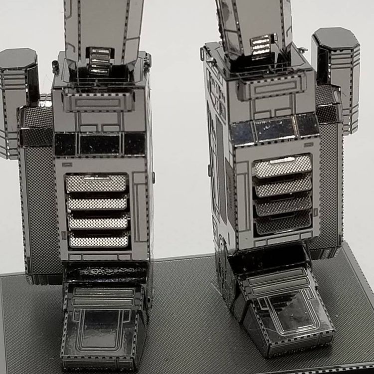 Mô Hình 3D Kim Loại Transformers Robot Optimus Prime Phe Autobot (chưa ráp)