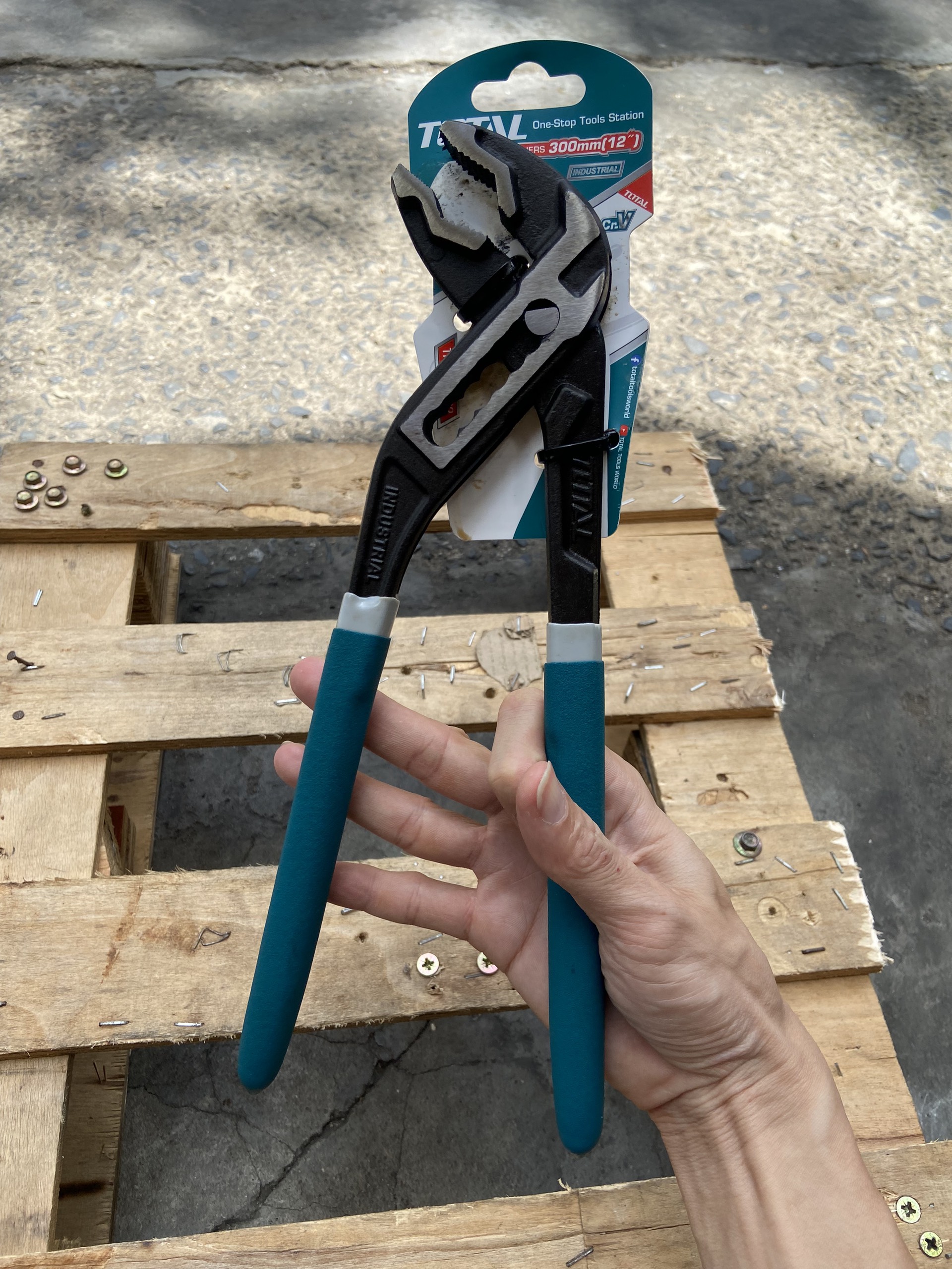 Kềm Mỏ Quạ 12"/300Mm THT281202 Total
