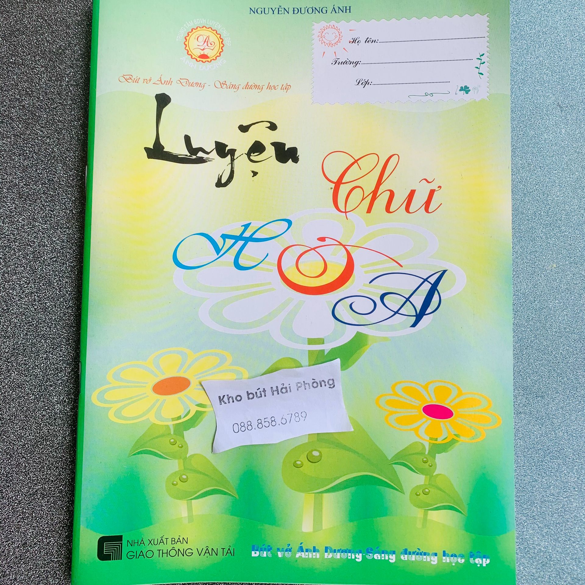 Vở  luyện chữ hoa ánh dương