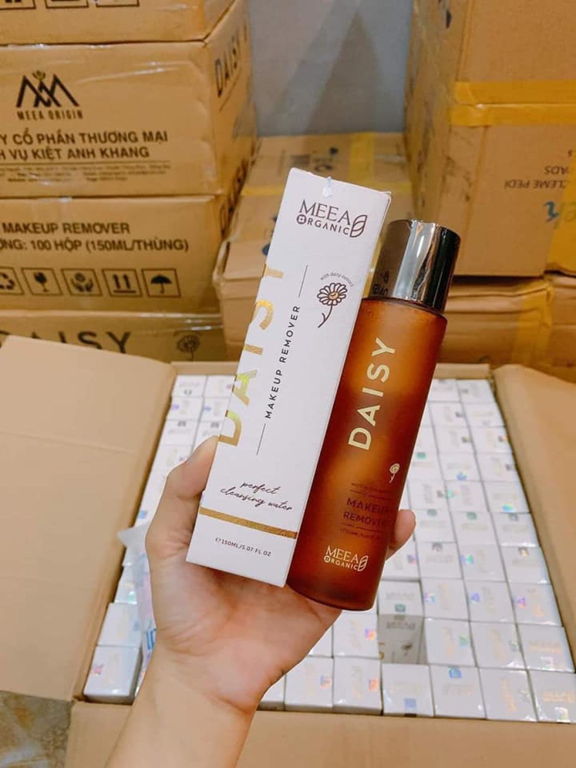 Nước tẩy trang daisy hoa cúc 150ml
