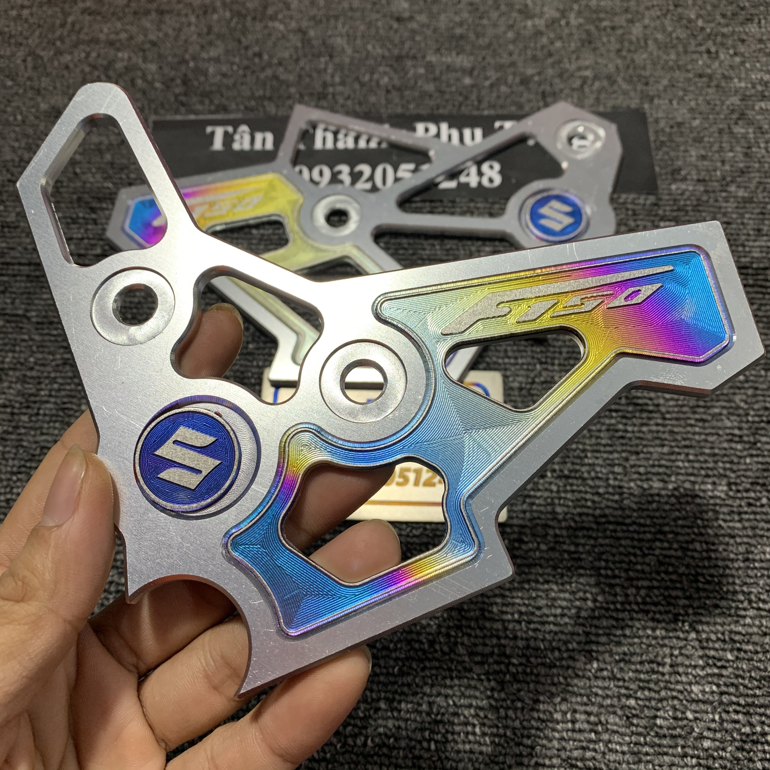 Nẹp sườn Che pen TITAN Satria Raider FI