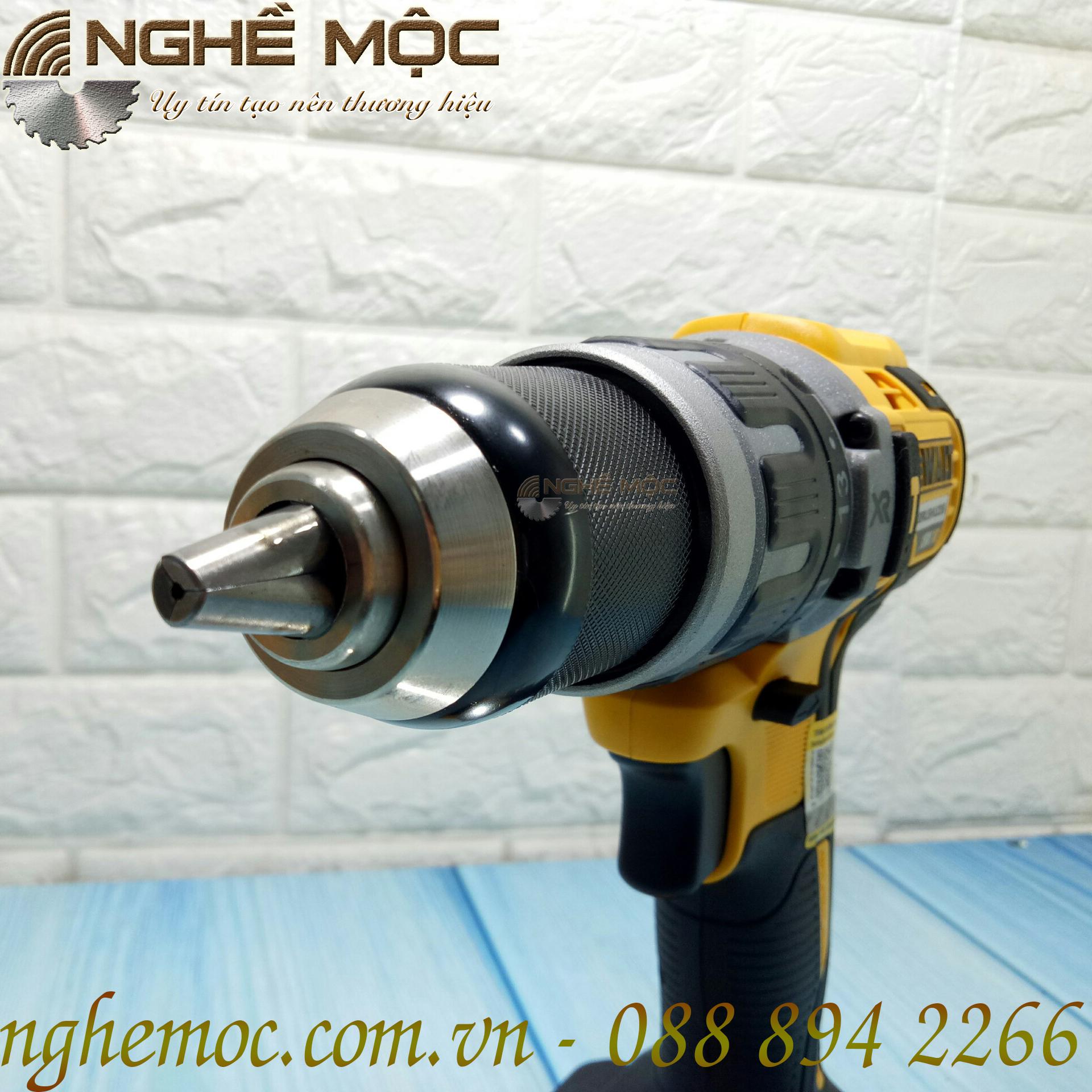 Dewalt DCD796 Máy khoan vặn vít động lực 18V 796