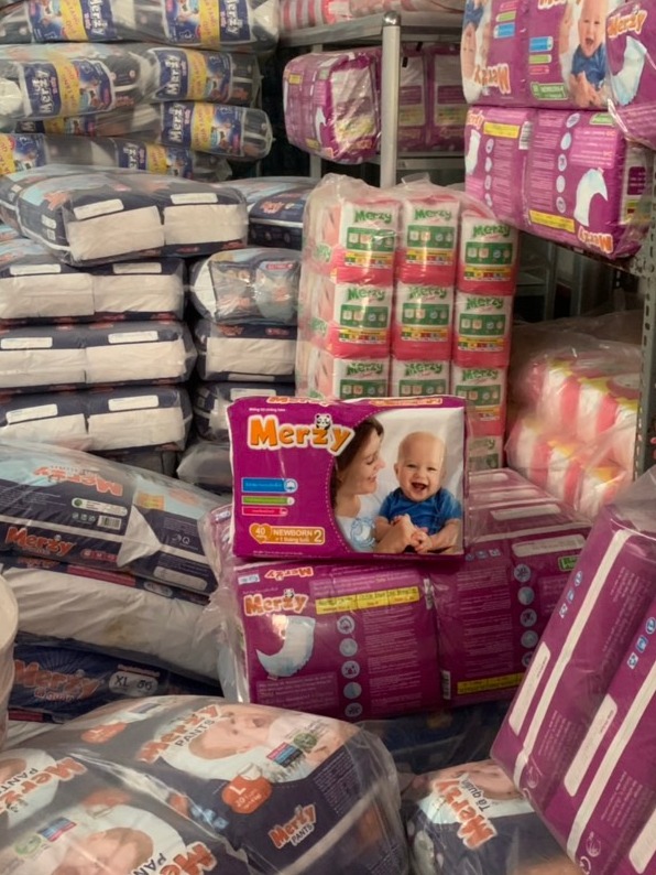Miếng lót Newborn Merzy ( gói lớn 56 miếng cho bé từ sơ sinh tới 1tháng tuổi )