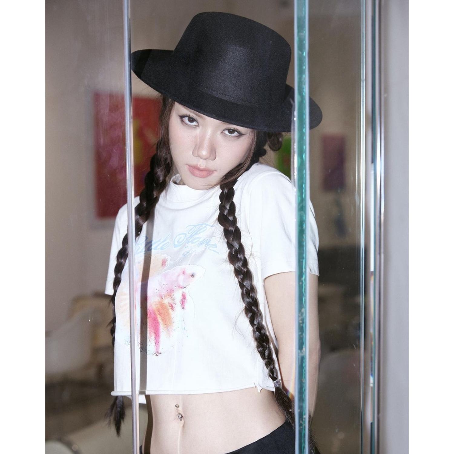 Maylily X back.stage88 Áo thun form ôm tay lỡ Koi Tee