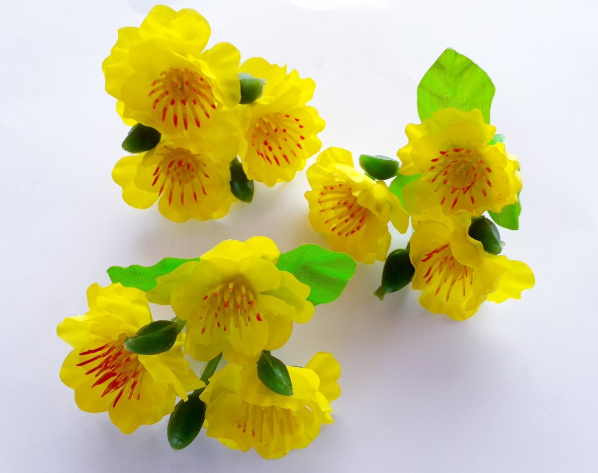 Hoa mai vải trang trí  TẾT (0,5KG)