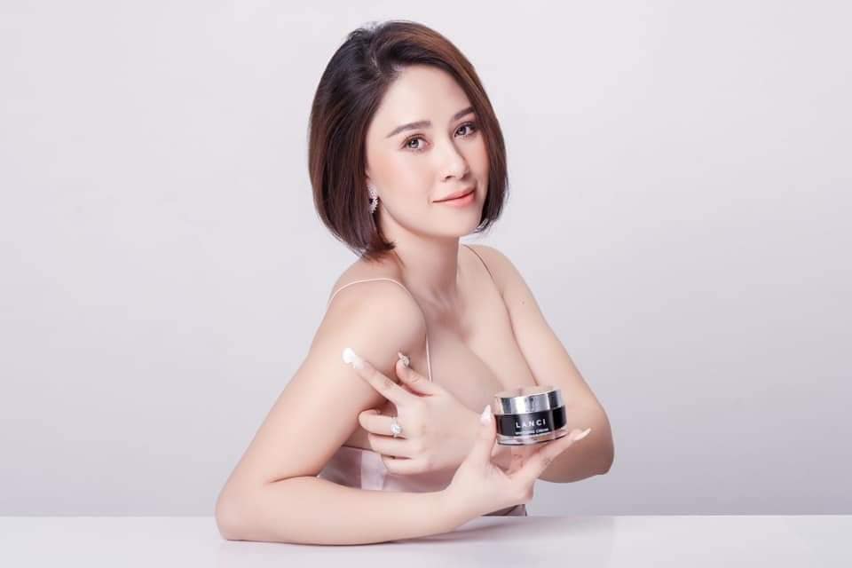 KEM DƯỠNG TRẮNG DA LANCI HÀN QUỐC