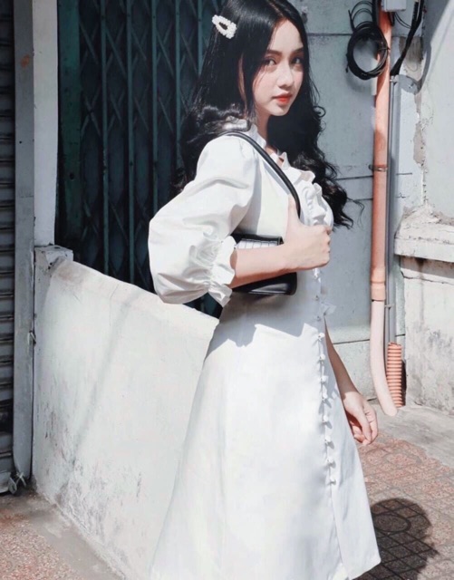 Đầm nhúng ngực nút bọc 2 màu