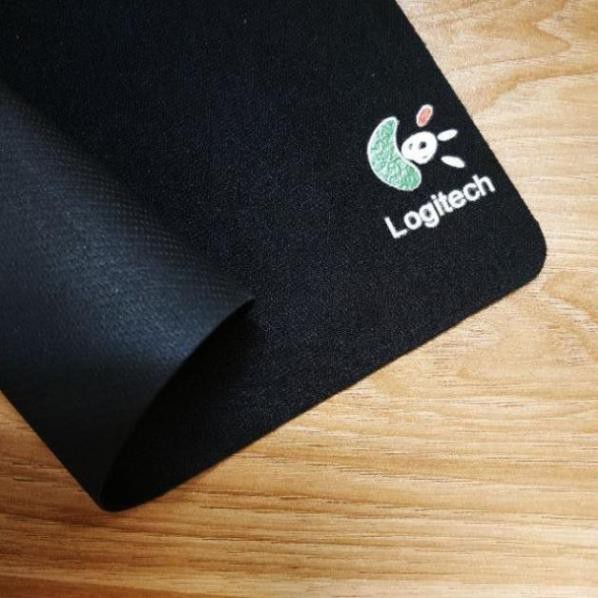 Lót chuột logitech siêu rẻ 22 x 18 cm