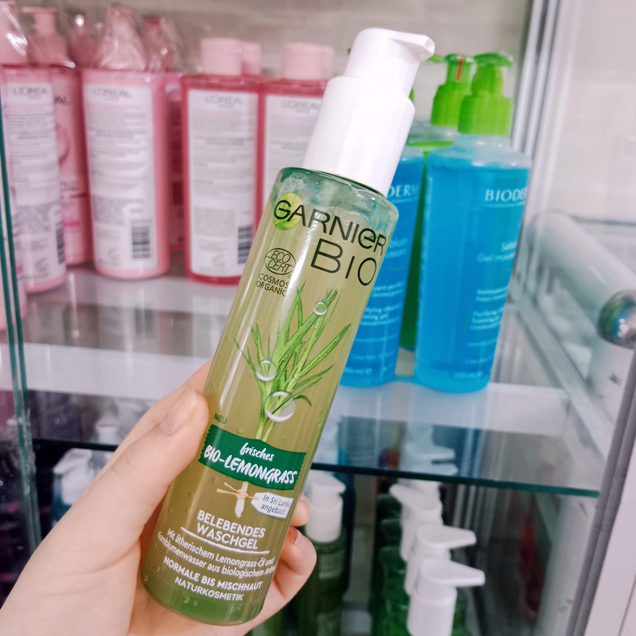 Sữa rửa mặt Garnier Bio của Đức