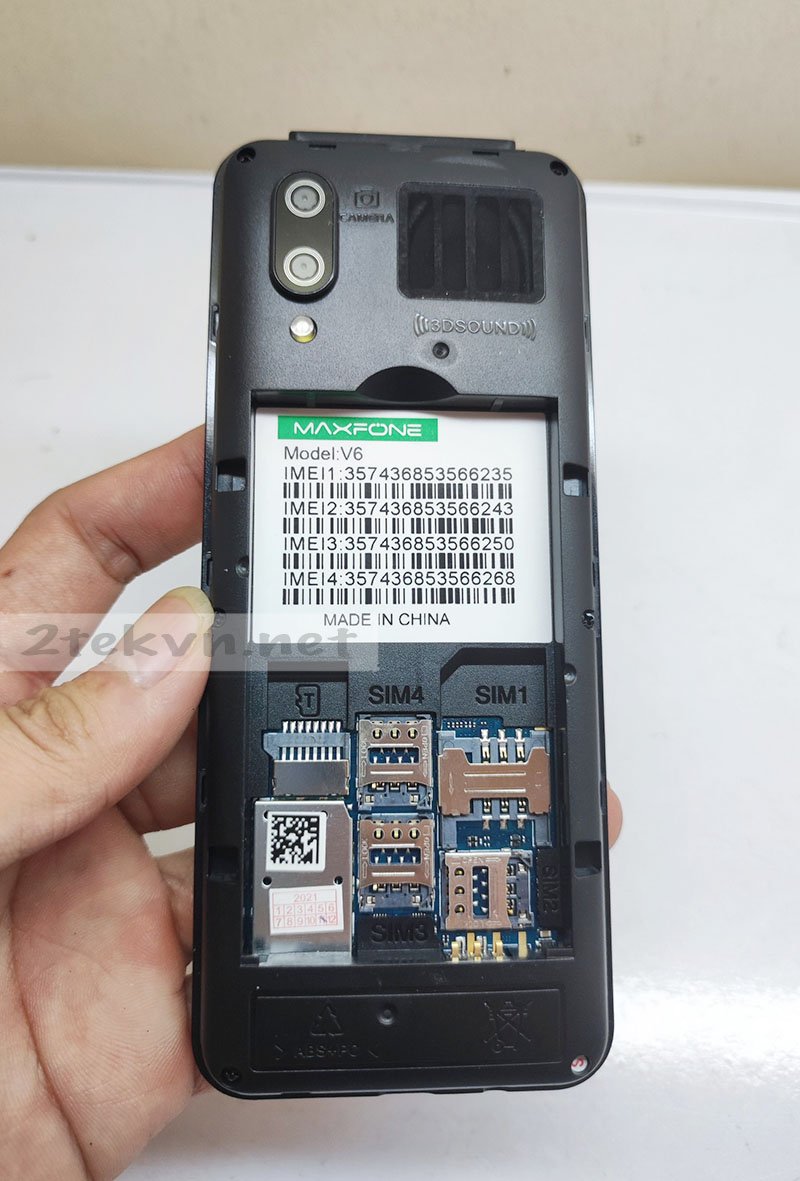 Điện thoại 4 sim siêu mỏng v6/v12 pin khủng giá rẻ