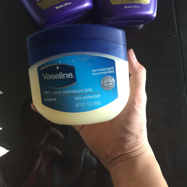Vaseline dưỡng ẩm, chống nứt nẻ của Mỹ 368gr