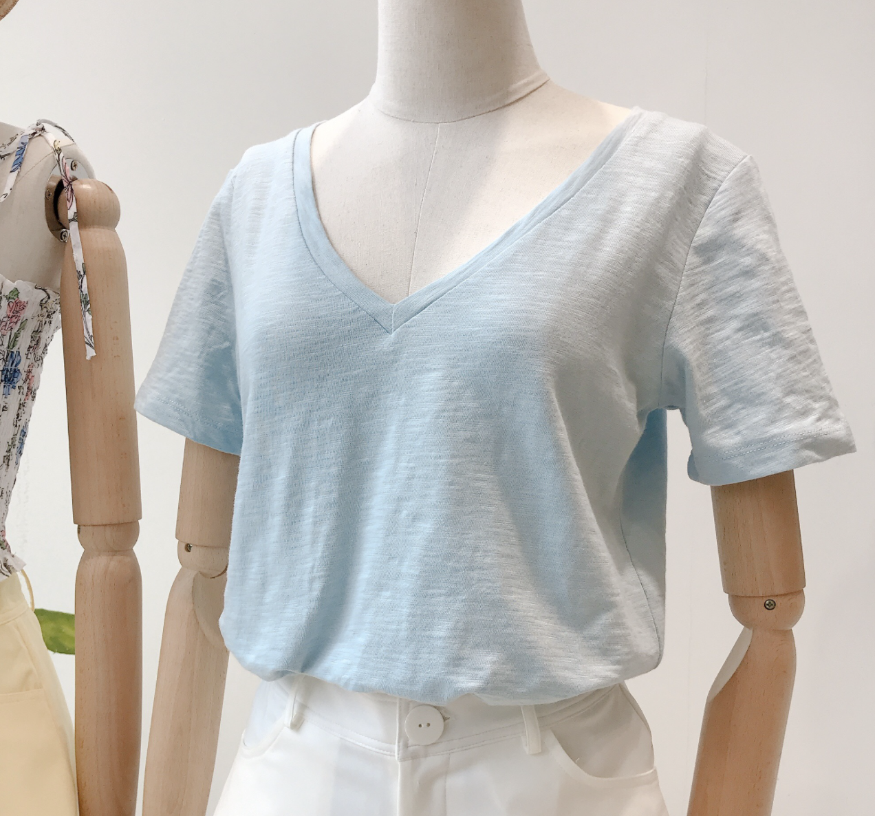 Áo thun cổ V cổ tim dáng basic nhiều màu chất cotton MIEU - GS02