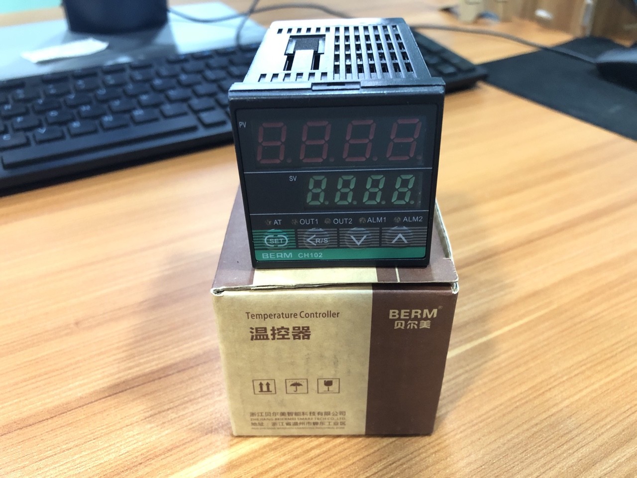 Đồng hồ nhiệt độ berme ch902, ch702, ch402 , ch102. 4 loại kích thước