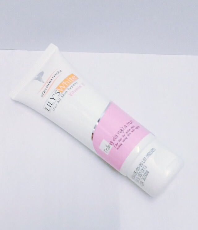 SỮA RỬA MẶT LILY WHITE TRẮNG DA NGỪA MỤN