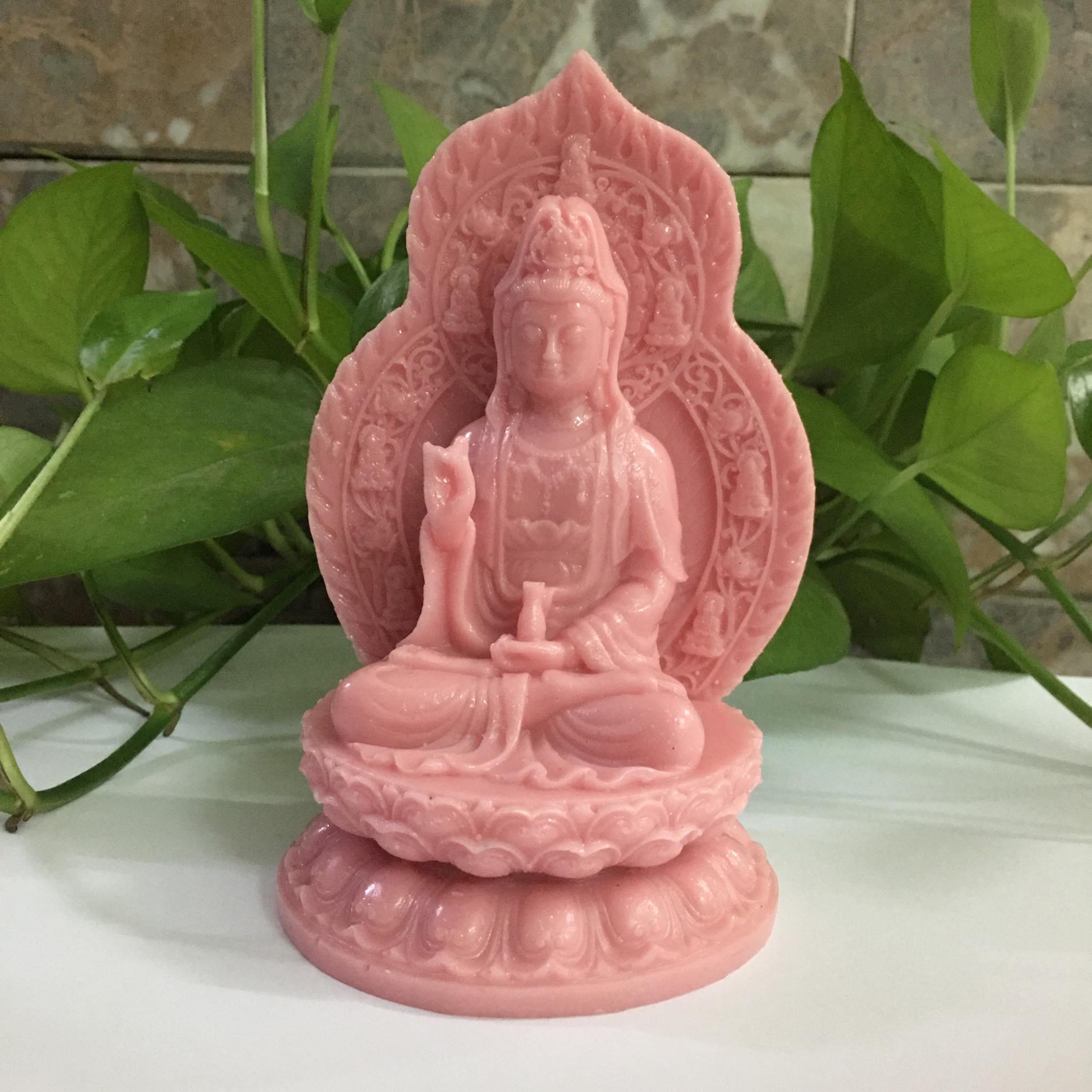 Tượng Phật quan âm màu hồng cao 15 cm đế rộng 9 cm   mang May mắn cho mọi người