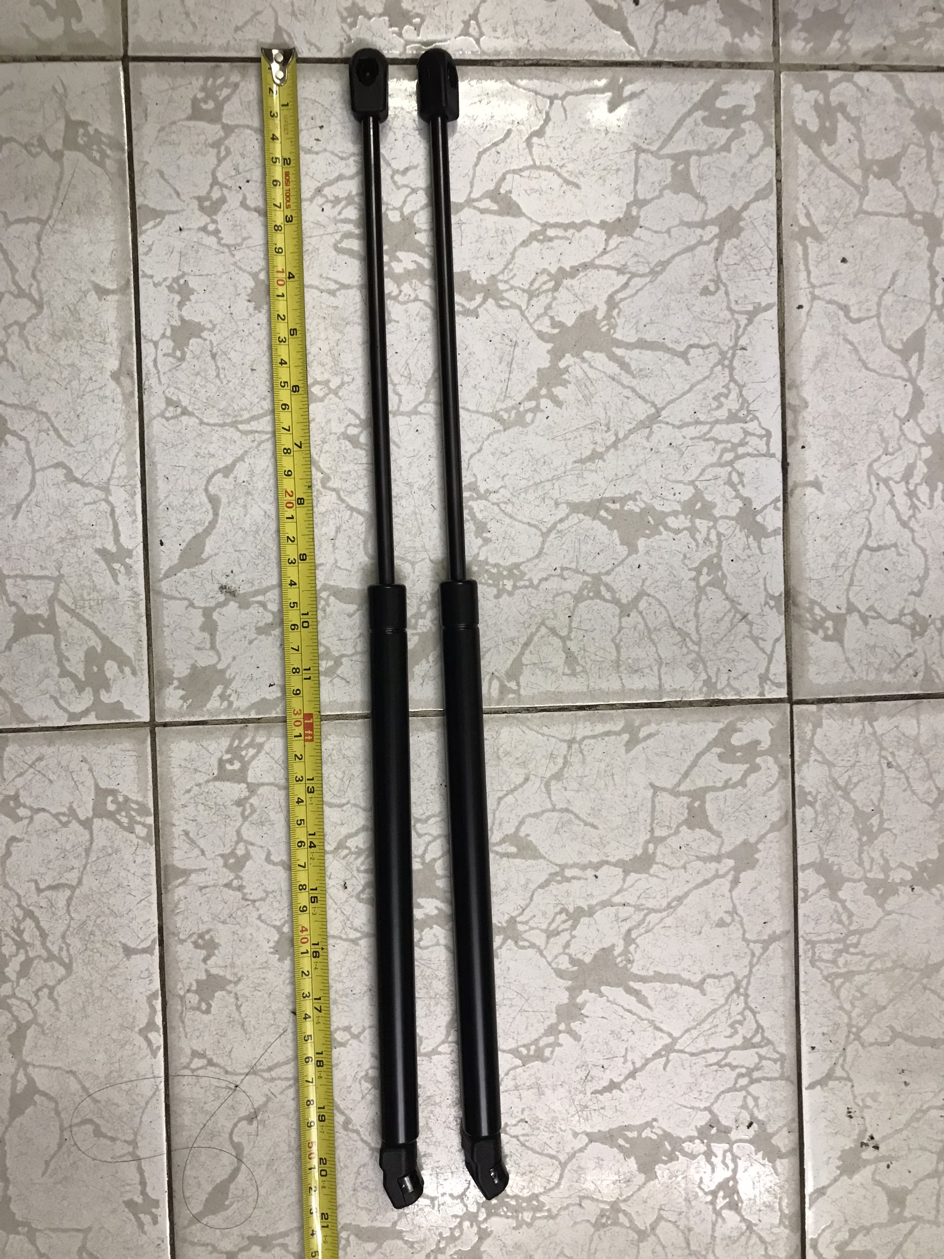 Ty chống cốp sau Volkswagen Polo