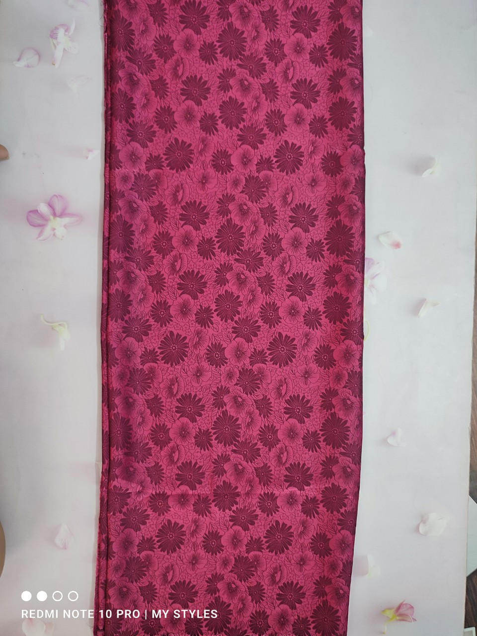 High-Quality Soft Silk Brocade Ao Dai Fabric with Woven Texture - Silk with Small Chrysanthemum Flowers