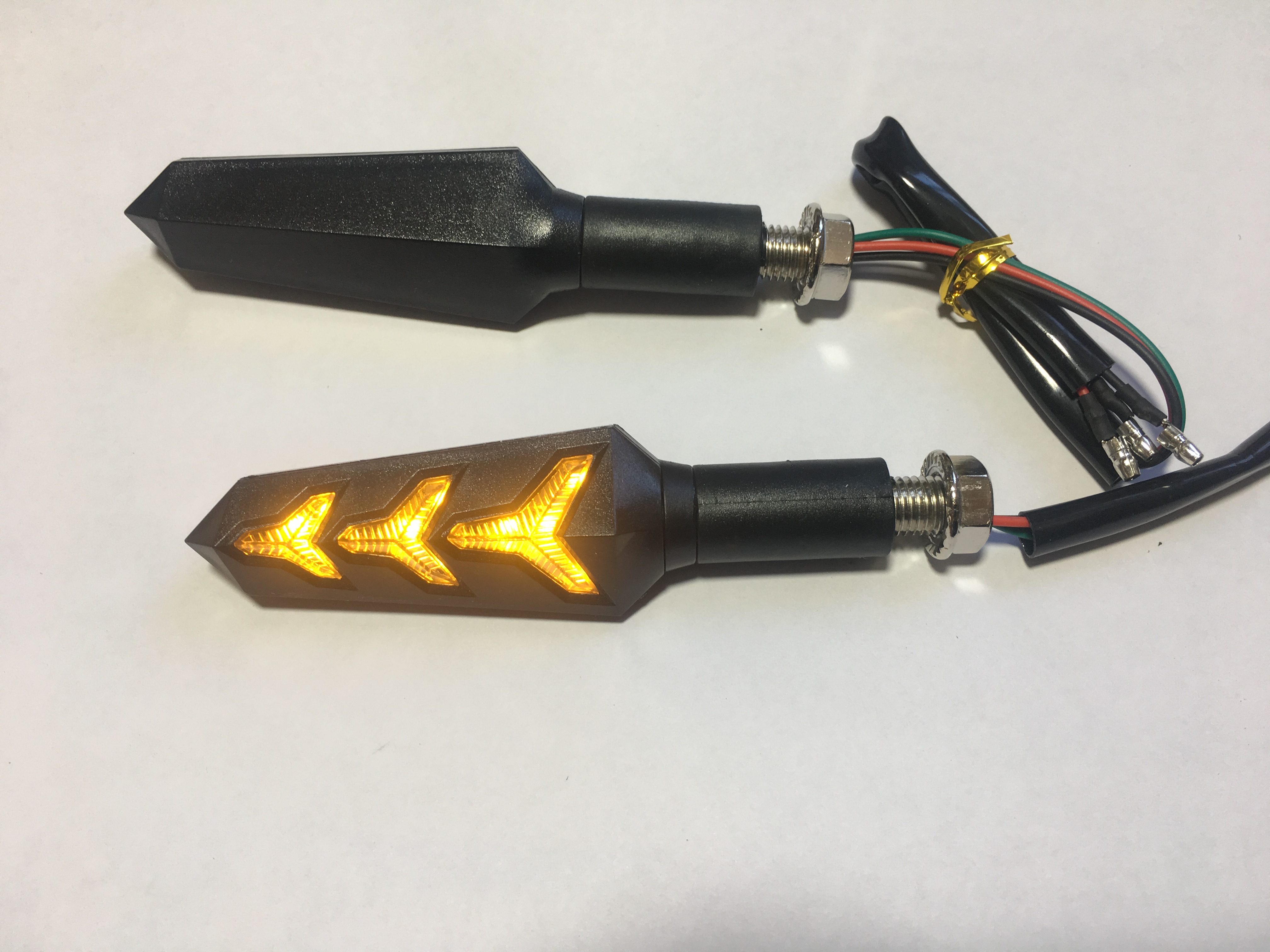 Cặp xi nhan led chạy đuổi Lamborini