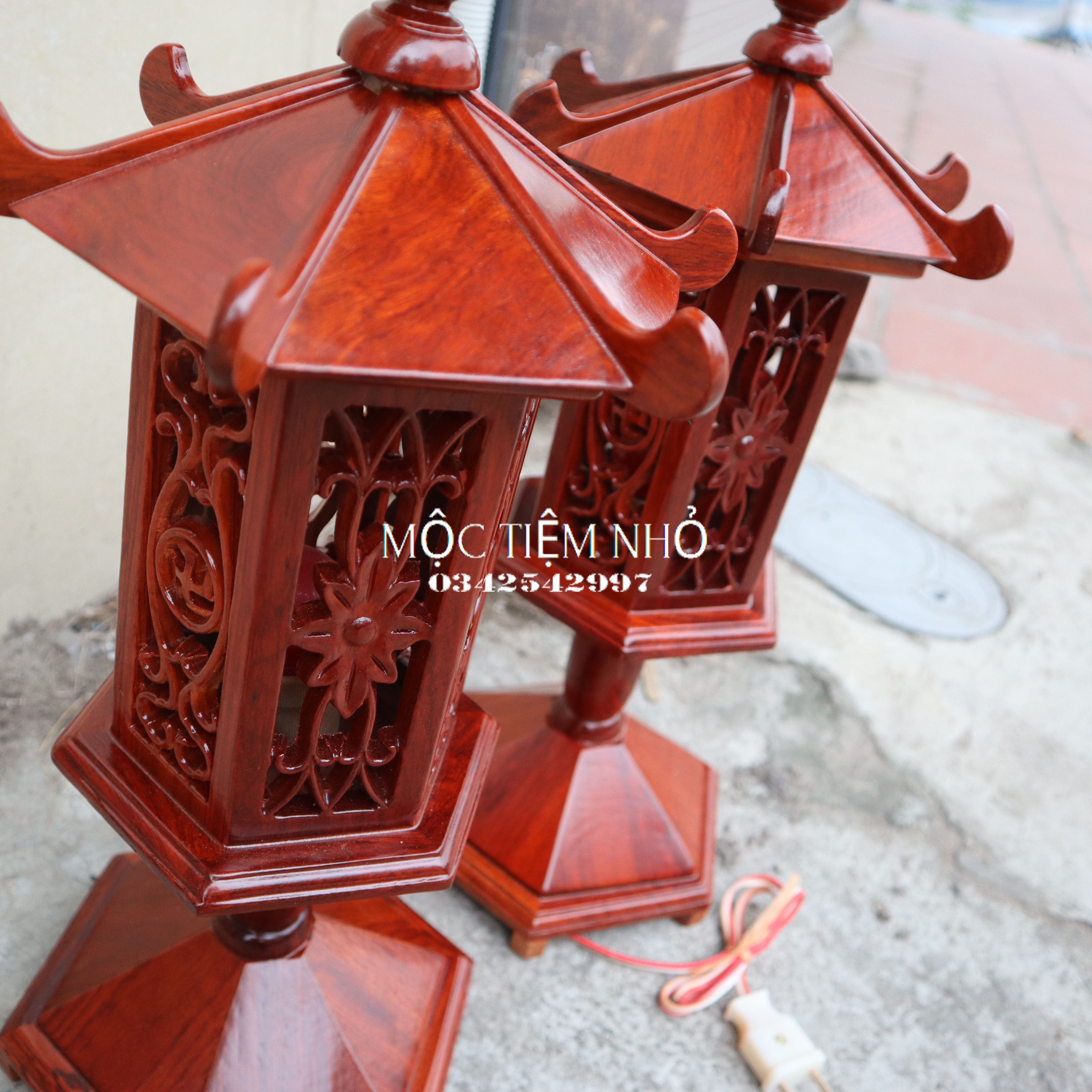 Cặp đèn gỗ hương đôi đèn thờ cây gỗ cao 48cm