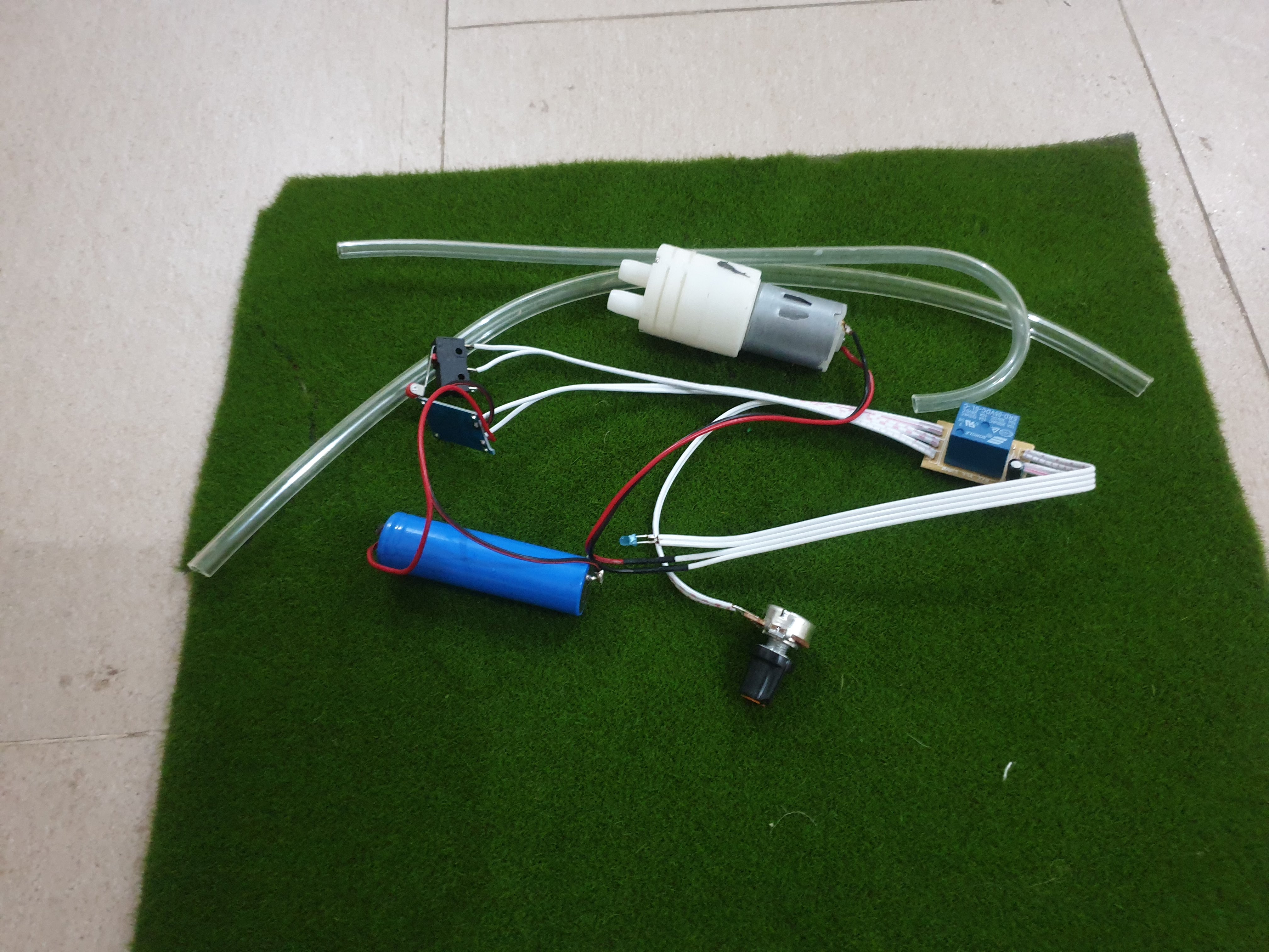 combo chế bình rót rươu tự động bơm hút miễn phí ship