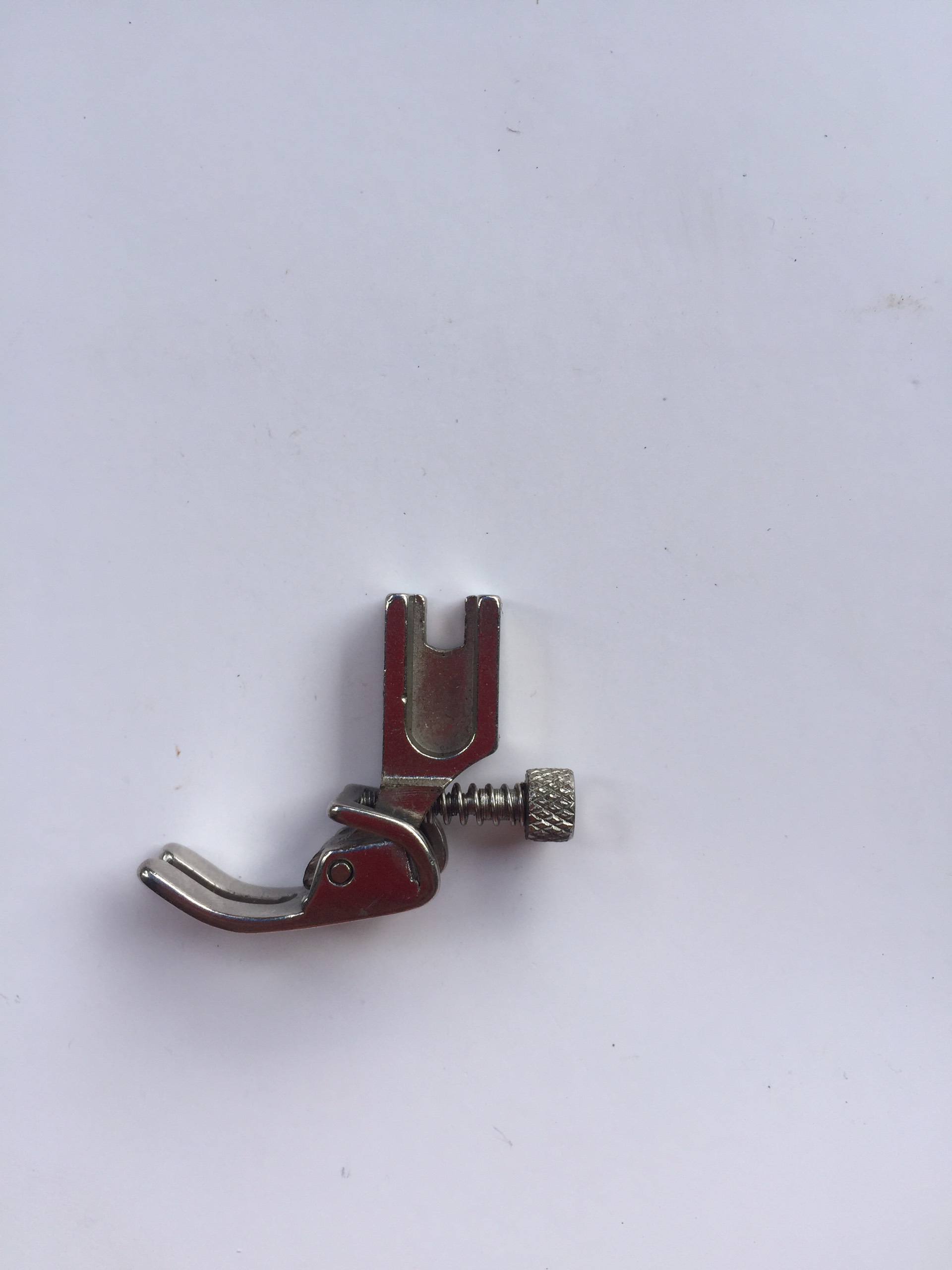 Chân vịt nhún có ốc P952