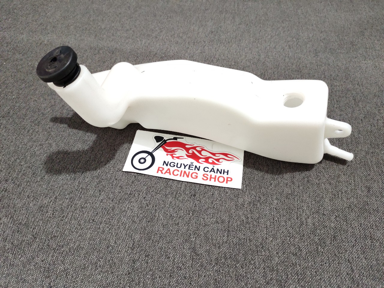 bình nhớt trên sport 110 120,satria 2000,bình nhớt xe 2 thì