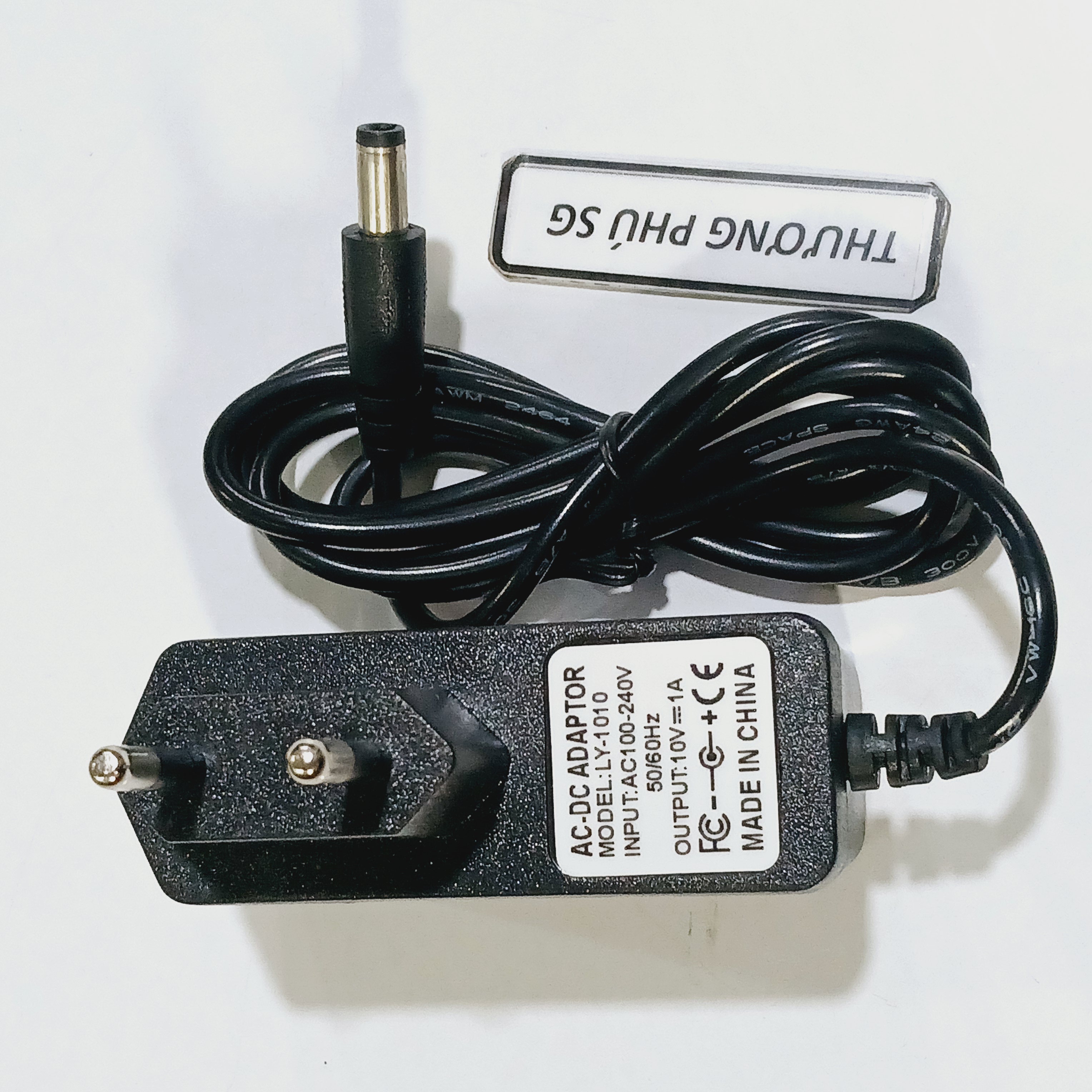 Nguồn adapter dc 10v - 1a / đầu cắm 5.5 x 2.1mm