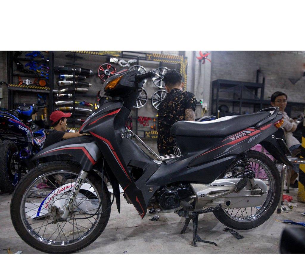 Tem trùm xe wave đen đỏ 100, team dán xe máy wave, tem trùm wave, tem trum xe wave, team wave, team trùm wave, tem trum wave đen đỏ 100 (wave alpha đời 2006-2016)