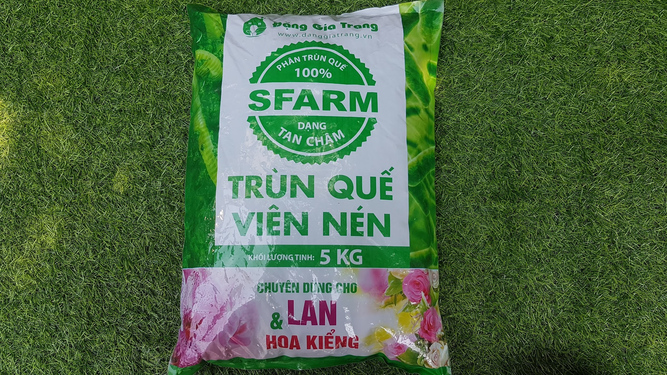 Phân Viên nén trùn quế SFARM dạng viên tan chậm. (túi 5kg)