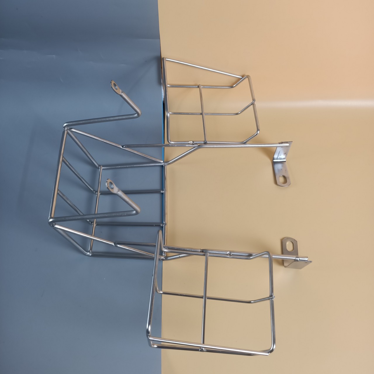 Bảo vệ đèn hậu xe cub 82  hàng inox