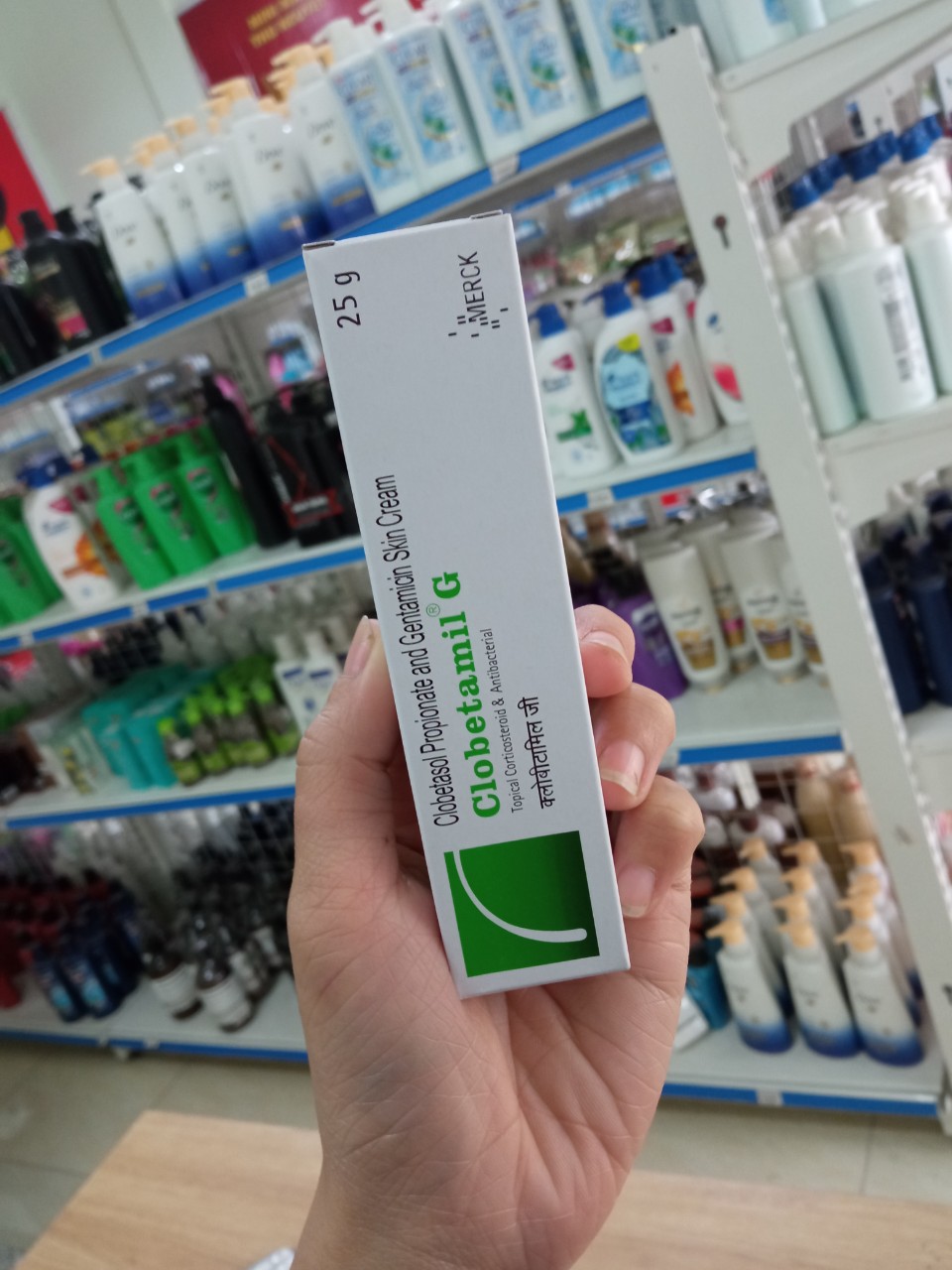 Tuýp kem clobetamil g ( nám, mụn, trắng da)