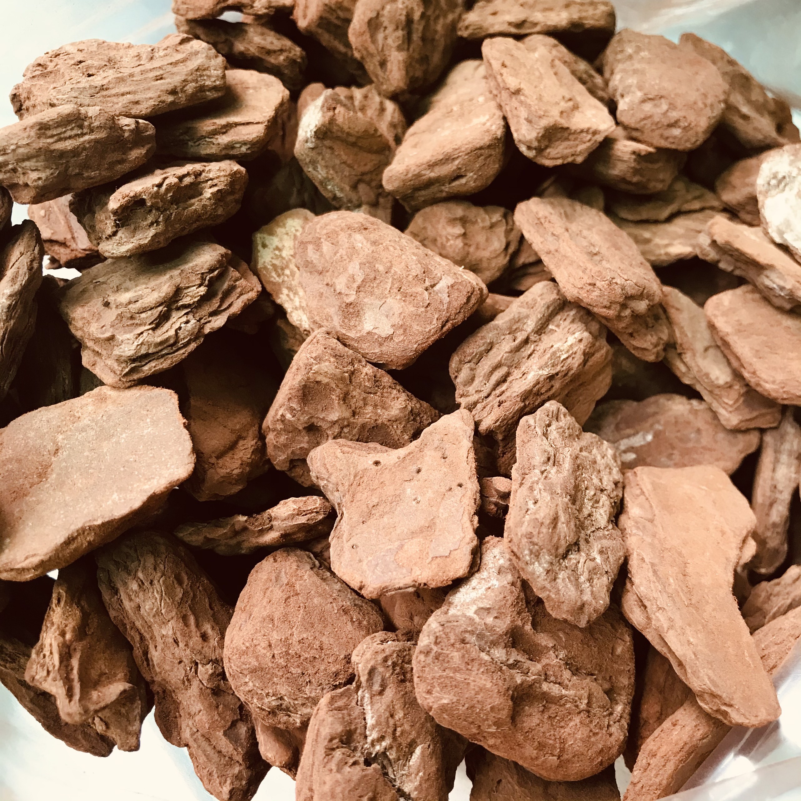 VỎ THÔNG KHÔ TRỒNG HOA LAN 3*4CM 1KG