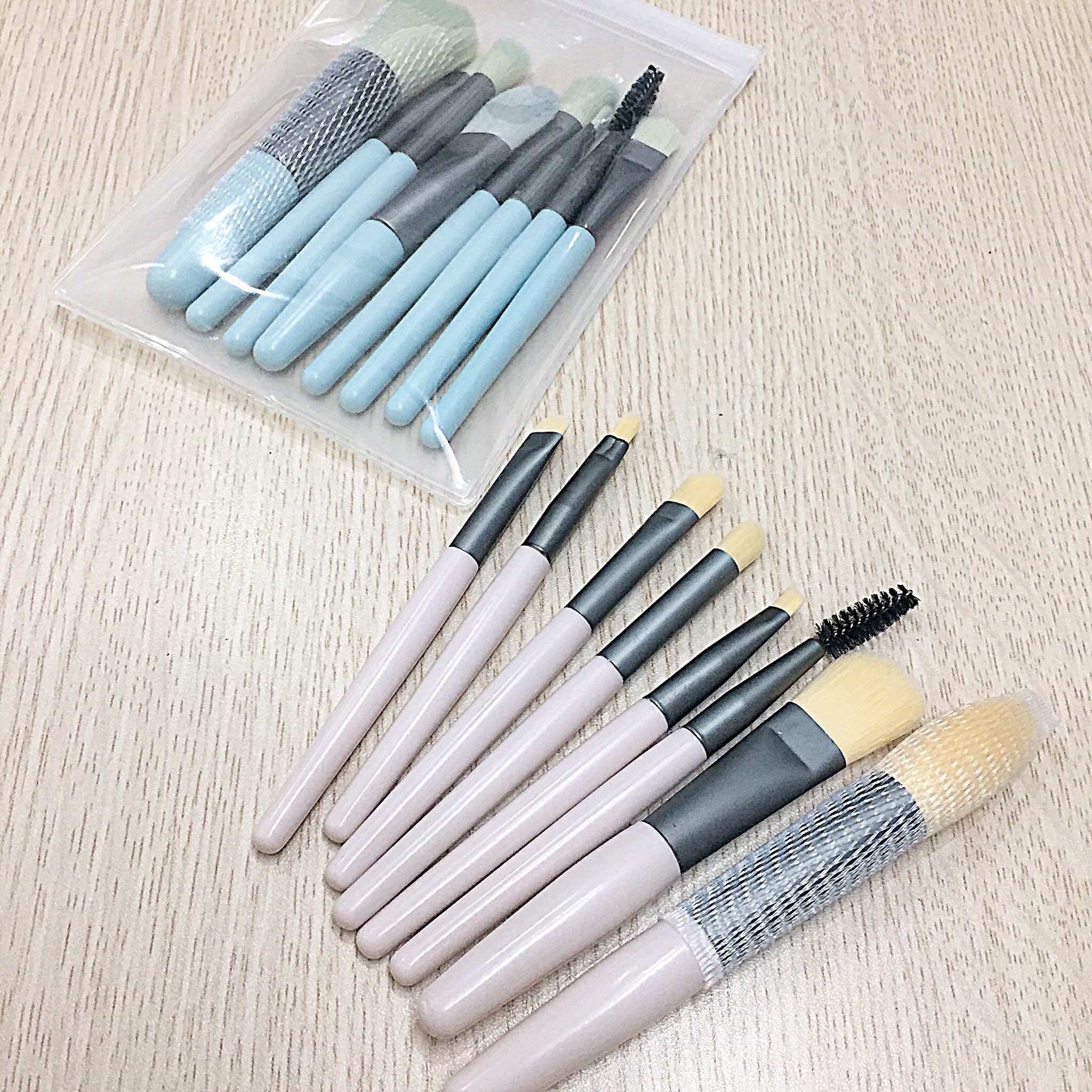 Bộ cọ 8 cây túi trong suốt-Túi Zip