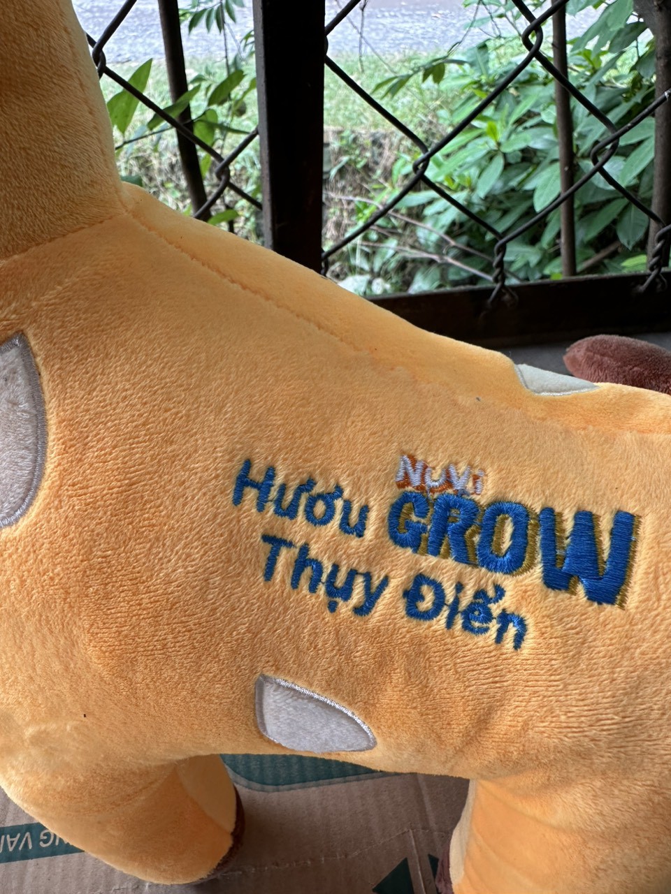 Gấu bông cà rốt khuyến mãi Nutren