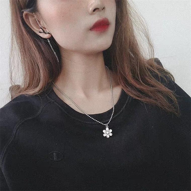 Dây Chuyền Bông Hoa Phong Cách Ulzzang Cá Tính